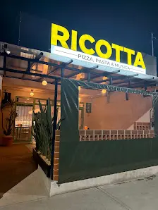 Logotipo de Ricotta Pizza, Pasta & Musica