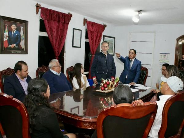 Imagen de Nuevos Concejos Municipales asumen funciones en Acatlán, Tepeyahualco y Esperanza
