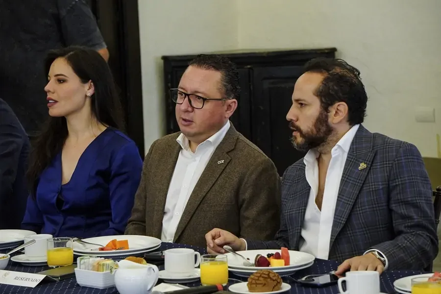 Imagen de Volkswagen y SITIAVW reanudan negociaciones antes del plazo del 18 de septiembre